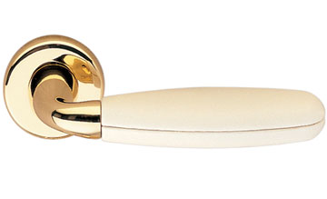 Club Super Polished Brass Leather Ivory